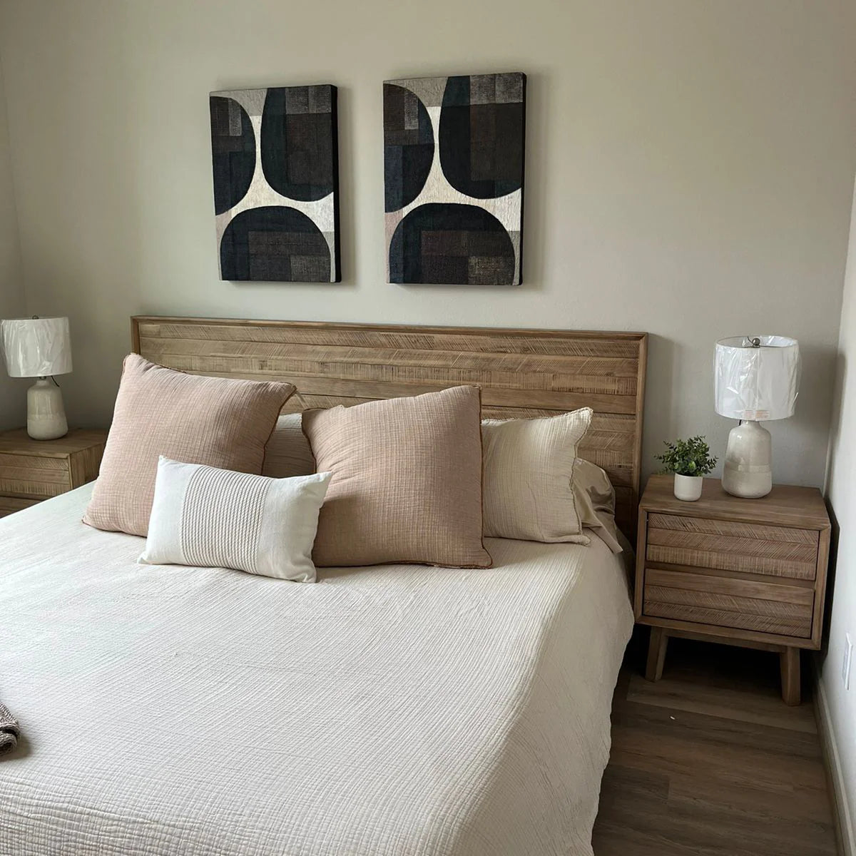 Gia Bed - Light Driftwood