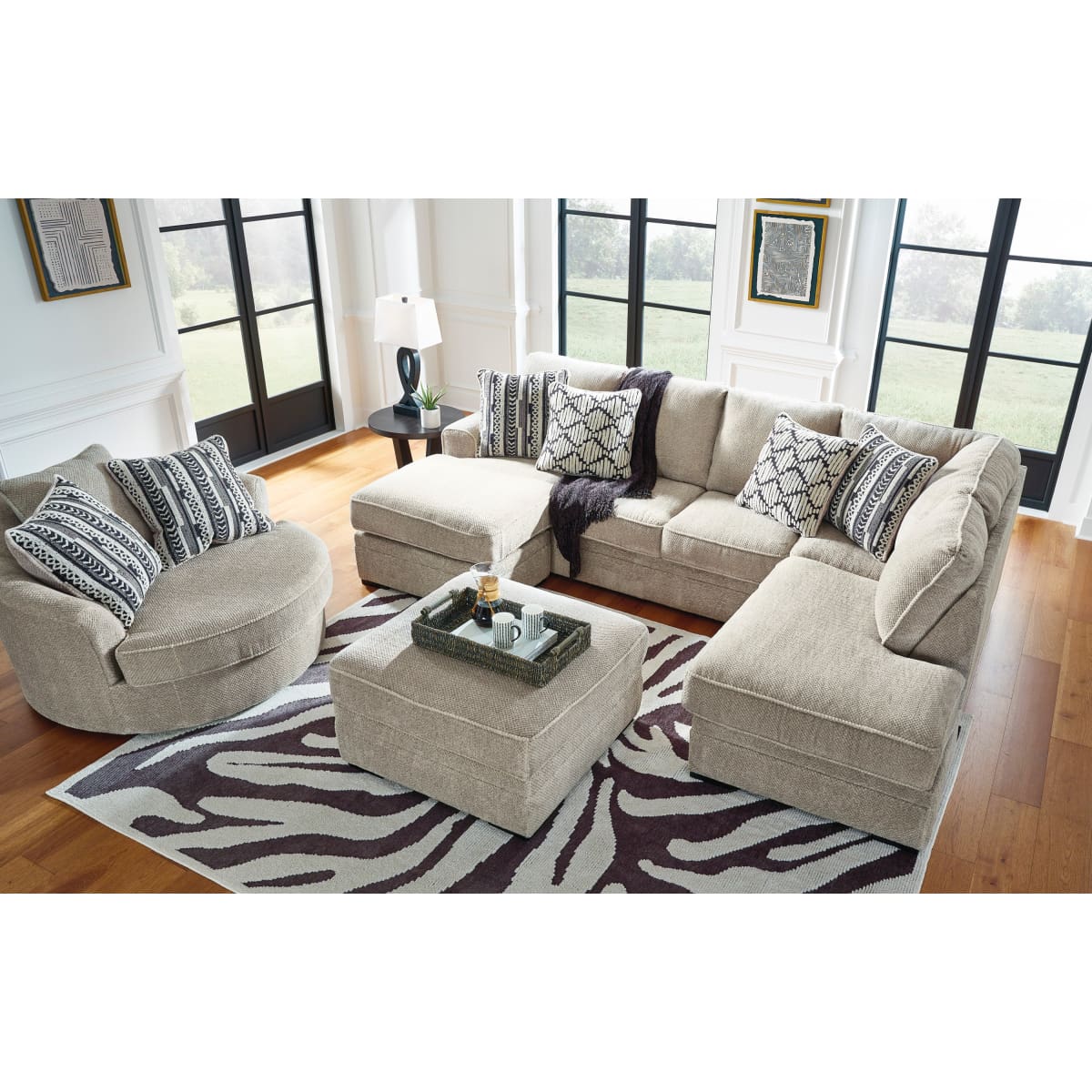 Calnita 2-Piece Sectional with Chaise